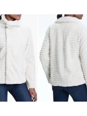 Patagonia Women's White and Cream Jacket thumbnail 2