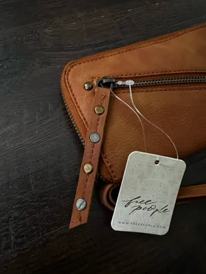 Free People Wallet thumbnail 4