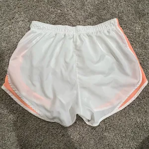 Womens large Nike athletic running shorts thumbnail 4