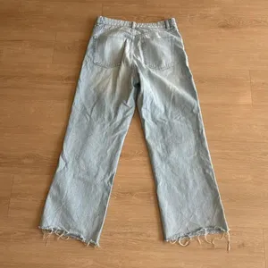 Zara light wash baggy wide leg jeans raw hem high waist size 8 thumbnail 7