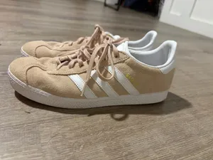 Women’s Pink Adidas Gazelle Sneakers thumbnail 2