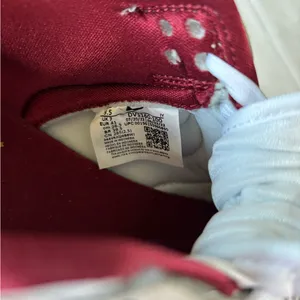 Nike Woman’s Dunk Low SE Sisterhood thumbnail 3