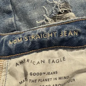 American Eagle Jeans Mom Straight Distressed High Rise Blue Size 10 Y2K 90s thumbnail 3