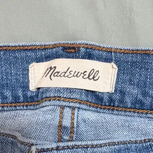 Madewell The Perfect‎ Vintage Distressed Denim Jeans Size 33 Cropped EUC thumbnail 4