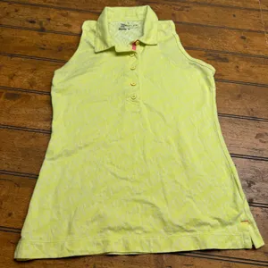 Nike Golf Women Sleeveless Polo Shirt Yellow All Over Logo Print Size S‎ Dri Fit thumbnail 1