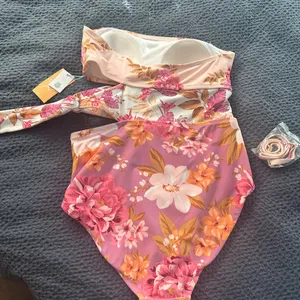 KONA SOL New NWT Strapless Cutout One Piece Swimsuit Size Medium 8-10 thumbnail 8