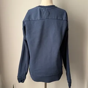 Pact Women’s Crew Neck Sweatshirt in Navy Blue Size Small with Pockets thumbnail 3