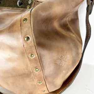 Patricia Nash Leather Hobo Bag Brass Turn Lock Studded Distressed Leather thumbnail 7