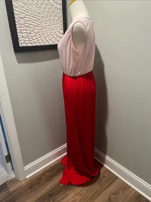 Elegant Two-Tone Pink and Red V-Neck Maxi Dress thumbnail 3