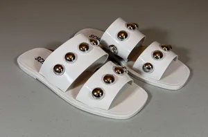 Schutz Lizzie Slide Sandals Womens 6 White Two Band Jelly Design Silver Studs thumbnail 1