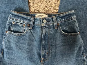 Abercrombie Jeans Ultra High-Rise 90s Straight thumbnail 3