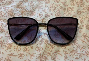 Boutique Sunglasses thumbnail 1