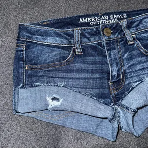 American Eagle Low Rise Micro Mini Distressed Jean Shorts Dark Denim Sz 6 y2k thumbnail 4