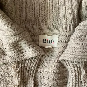 Oversized collared chunky sweater thumbnail 3