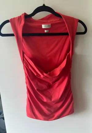 Aritzia Countour Flourish Top  thumbnail 1
