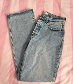 Abercrombie 90s Baggy Low-Rise Jeans thumbnail 1