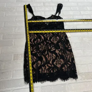 Tobi‎ Slip Dress Womens Medium Black Lace Nude Sheath Mini Date Night Club Chic thumbnail 3