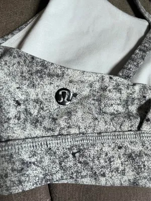 Lululemon sports bra size 6 thumbnail 3