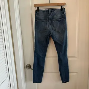 Good American Good Legs Crop Jeans thumbnail 5