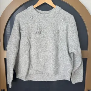 H&M Women’s Gray Sweater Size Medium thumbnail 1