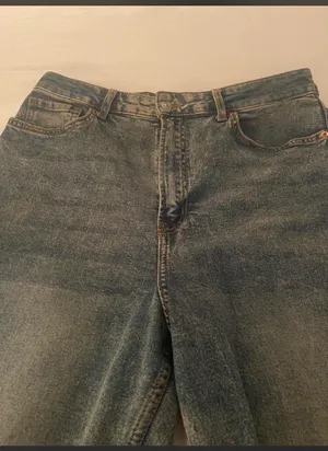 H&M Divided High-Rise Mom Jeans - Acid Wash - Size 10 thumbnail 4