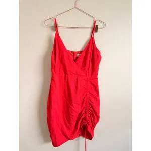 Privacy Please Mini Dress Women Medium‎ Red Kimball Ruched Side Slit V-Neck Wrap thumbnail 3