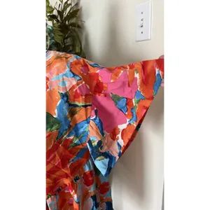 Entro NWT Watercolor Floral V-Neck Blouse Large Flutter Sleeve Tie Back Top New thumbnail 4
