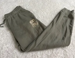 Nike Womens Green Cotton M Preppy Running Athleisure Luxe Sports Loungewear thumbnail 1