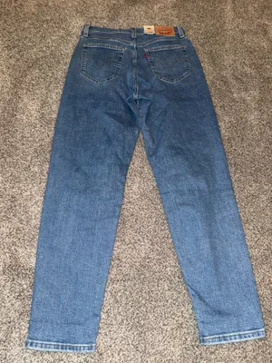 Levi's Women's High-Waisted Mom Jeans Distressed Relaxed Tapered Leg, 29x29 thumbnail 2