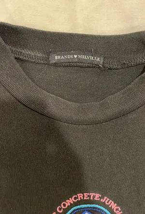T-shirt thumbnail 4