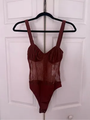 NWT Danielle Bernstein Warm Brown Lace Sheer Structured Bodysuit Top Size 2 thumbnail 3