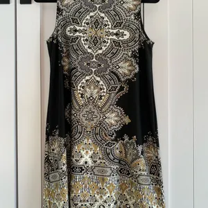Tiana B Dress Women 8 Black Paisley Sleeveless Shift Cocktail Wedding Guest thumbnail 5