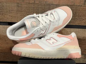 Women’s New Balance Shoes 8.5 thumbnail 2