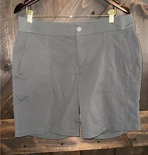 Athleta‎ Shorts Women's Olive Green Size 14 Stretch Shorts With Zipper Pockets thumbnail 1