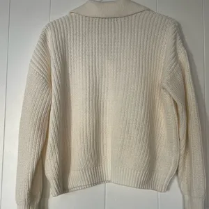 Loft Women’s Cream Color V Neck Sweater 15 thumbnail 2