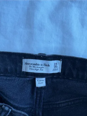 Abercrombie & Fitch Straight Ultra High Rise Jeans - Black thumbnail 2