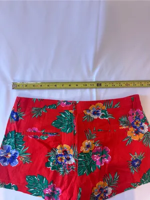 Old Navy Red Tropical Floral High-Waist Shorts thumbnail 4