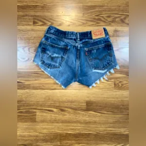 Funky Levi’s 505 Cutoff Jean Shorts! thumbnail 2