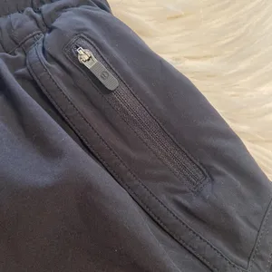 Lululemon Short size 6 Black Athletic Shorts excellent condition thumbnail 2
