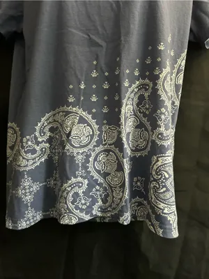 Hollister Navy and White Paisley Bandana-Print Short Sleeve Tee MD thumbnail 6