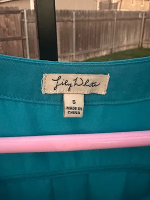 Lily white size small top thumbnail 2