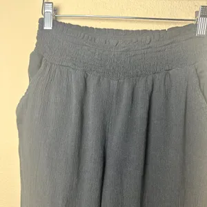 AERIE American Eagle Gauze Wide Leg Beach Pants w Side Slit Size XS Black thumbnail 4