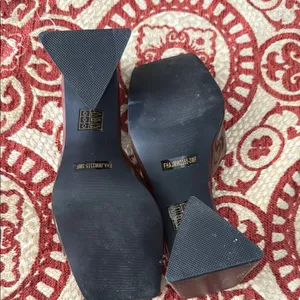 Boohoo Chocolate Brown Heeled Triangle Block Mules thumbnail 5