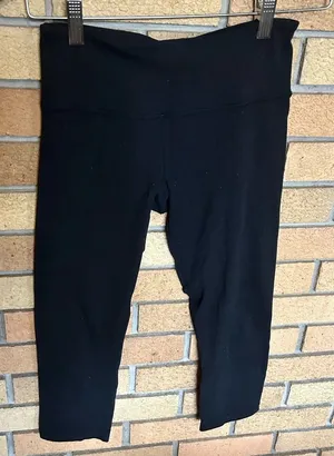 Lululemon Solid Black Straight Leggings Tights Cropped Women’s Size 4 thumbnail 1