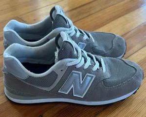 New Balance 574 Classic Sneakers in Grey Size 7 Women thumbnail 1