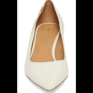 Elizabeth Pointed Toe Leather Pump thumbnail 4