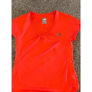 womens the north face top thumbnail 2