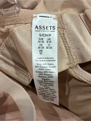 🌸ASSETS BY SPANX STRAPLESS CUPPED SHAPING BODYSUIT SIZE SMALL🌸 thumbnail 4