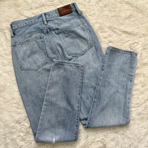 Madewell Jeans The Perfect Vintage in Calabria Wash: Ripped Edition 26 thumbnail 5