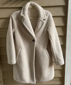 Uniqlo Women's Cream Sherpa Coat thumbnail 1